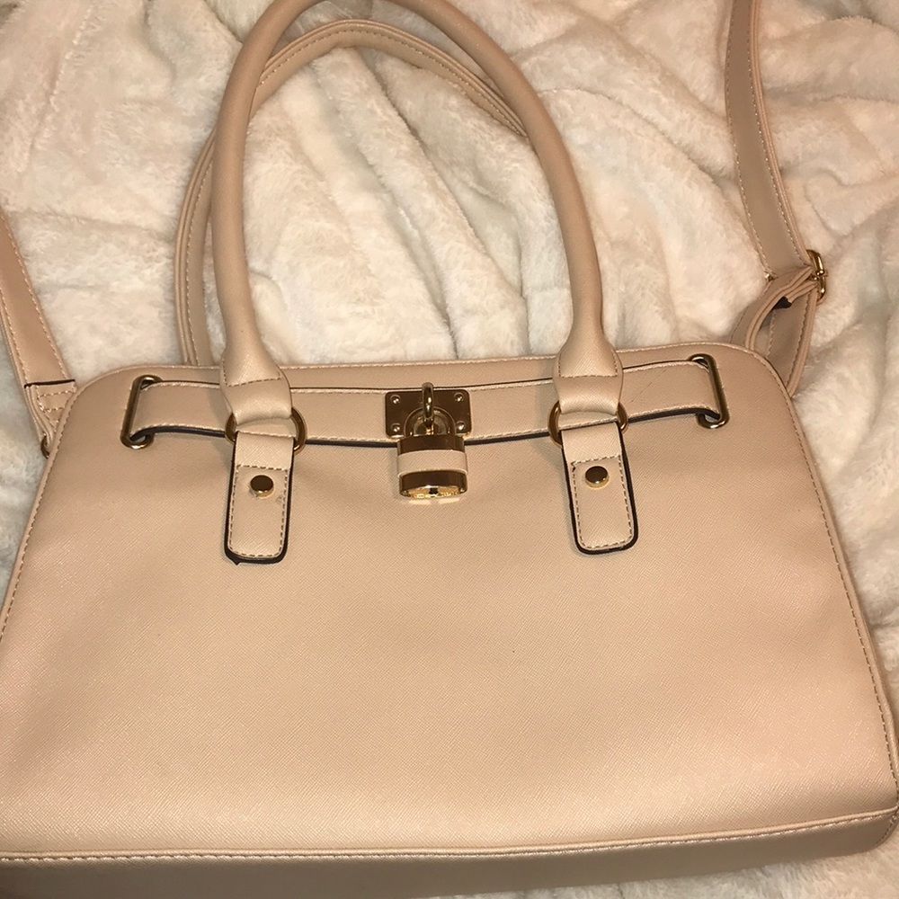 Cream purse